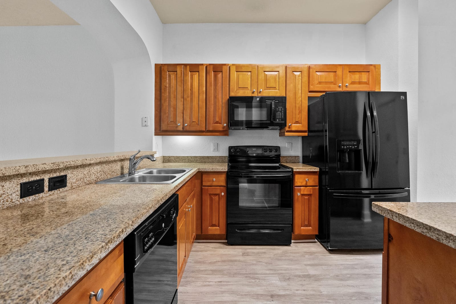 3500 Oaks Clubhouse Drive Apt 109, Pompano Beach, FL 33069 photo 6