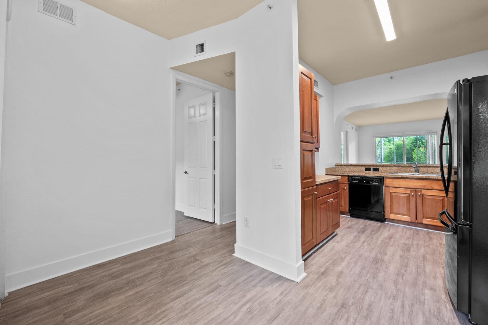 3500 Oaks Clubhouse Drive Apt 109, Pompano Beach, FL 33069 photo 8
