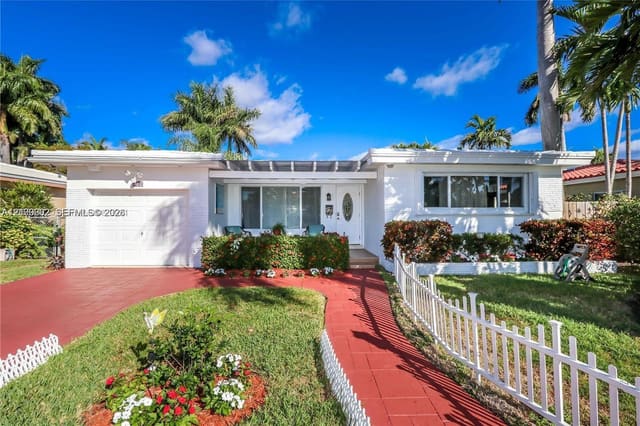 927 Lincoln Street, Hollywood, FL 33019