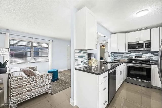 1607 NE 15TH Avenue 2, Fort Lauderdale, FL 33305