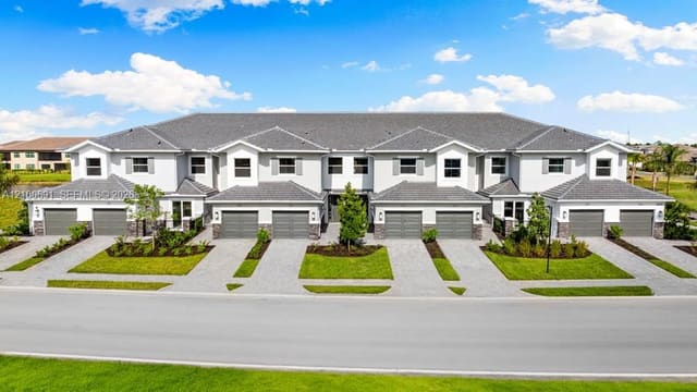15345 Giardino Drive 202, Naples, FL 34114