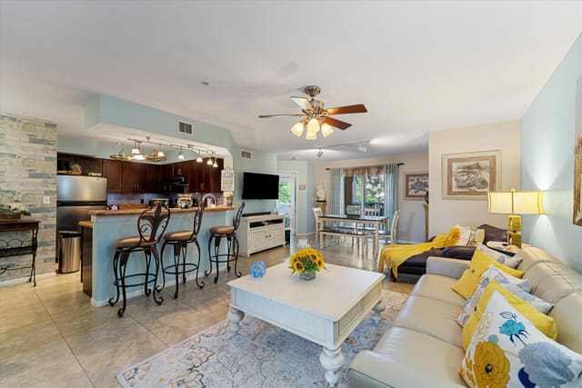 200 Scotia Drive 302, Hypoluxo, FL 33462