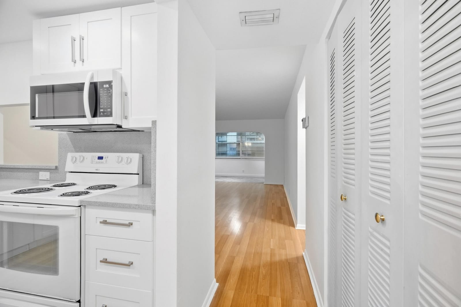 3210 HOLIDAY SPRINGS Boulevard 2-108, Margate, FL 33063 photo 4