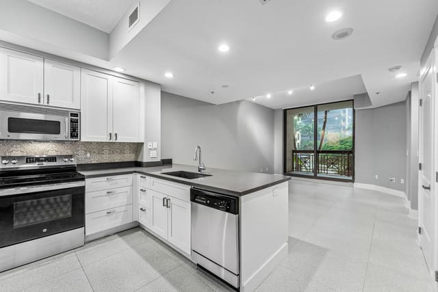 801 S Olive Avenue Unit 820, West Palm Beach, FL 33401