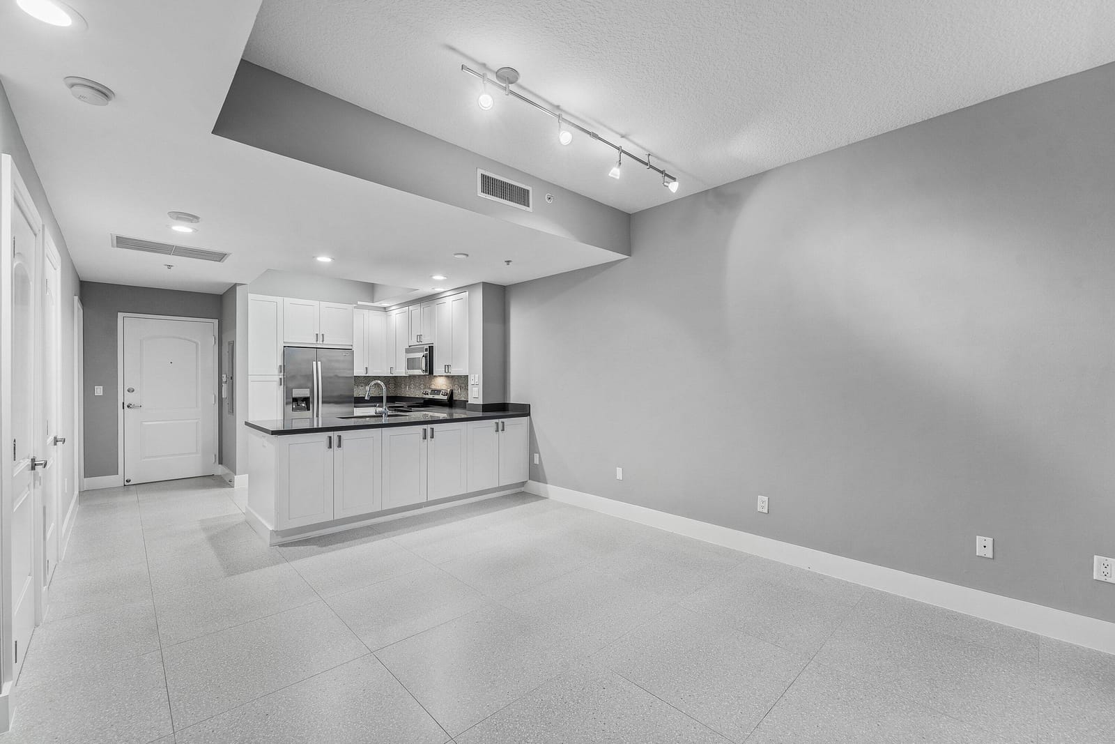 801 S Olive Avenue Unit 820 — photo 11