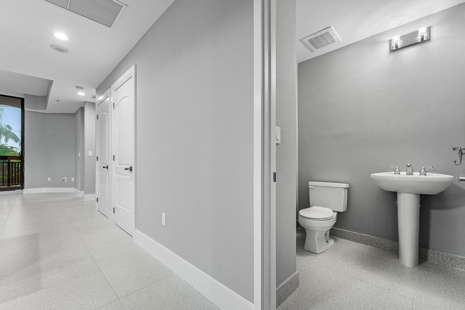 801 S Olive Avenue Unit 820 — photo 12
