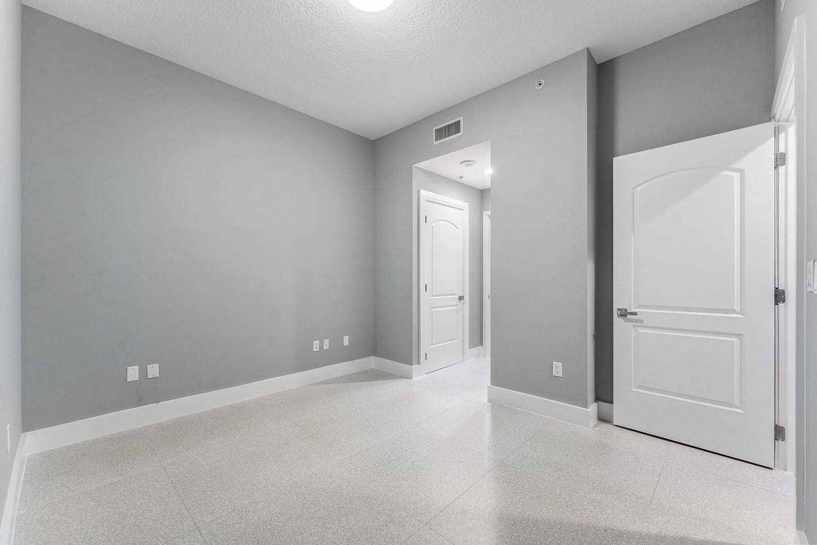 801 S Olive Avenue Unit 820, West Palm Beach, FL 33401 photo 17