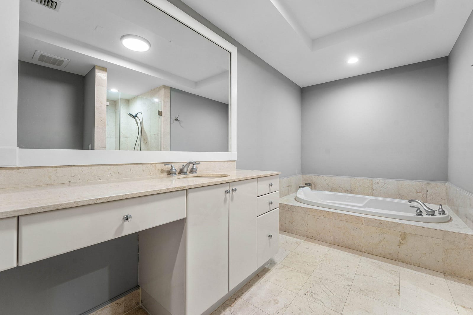 801 S Olive Avenue Unit 820, West Palm Beach, FL 33401 photo 18