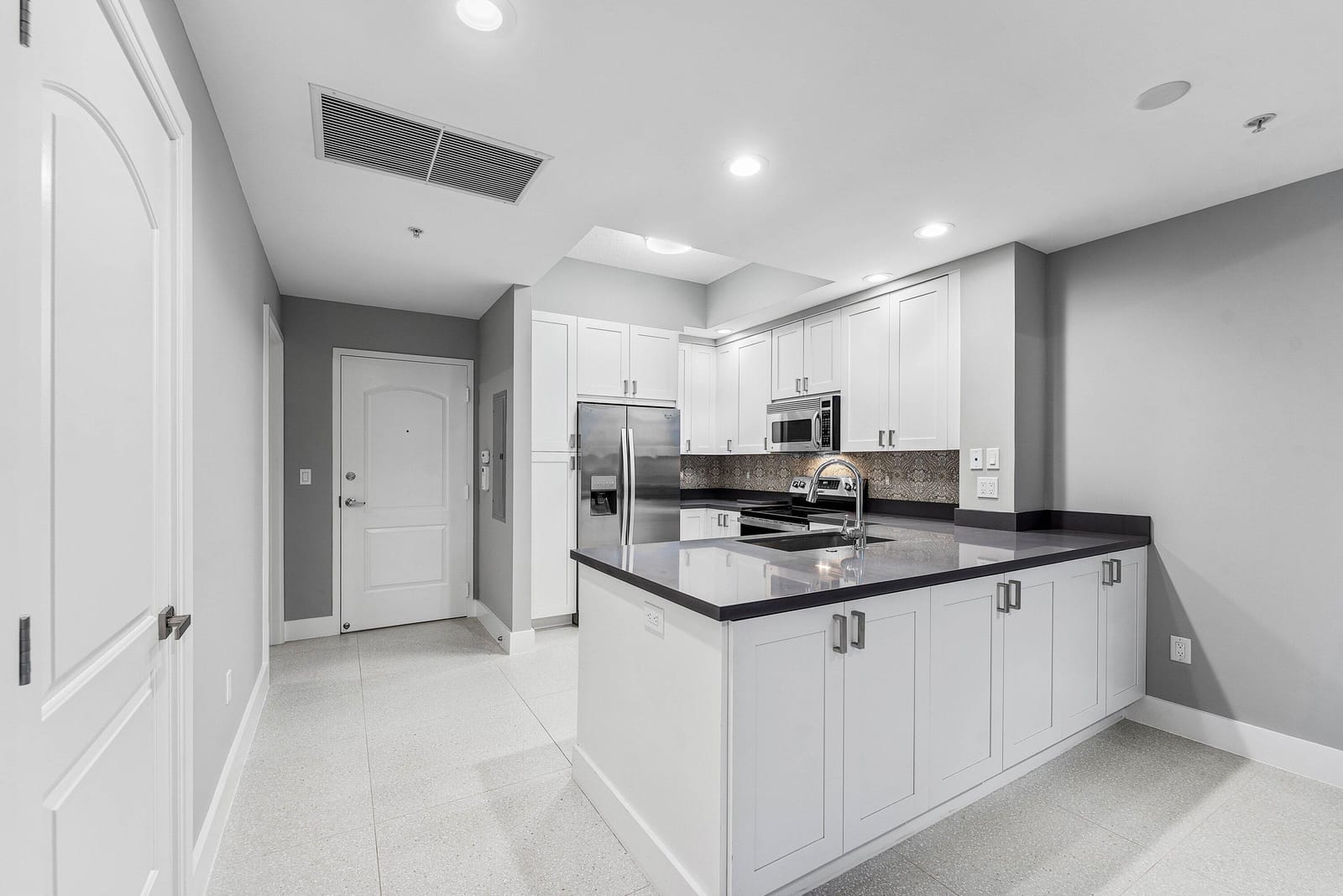 801 S Olive Avenue Unit 820 — photo 7