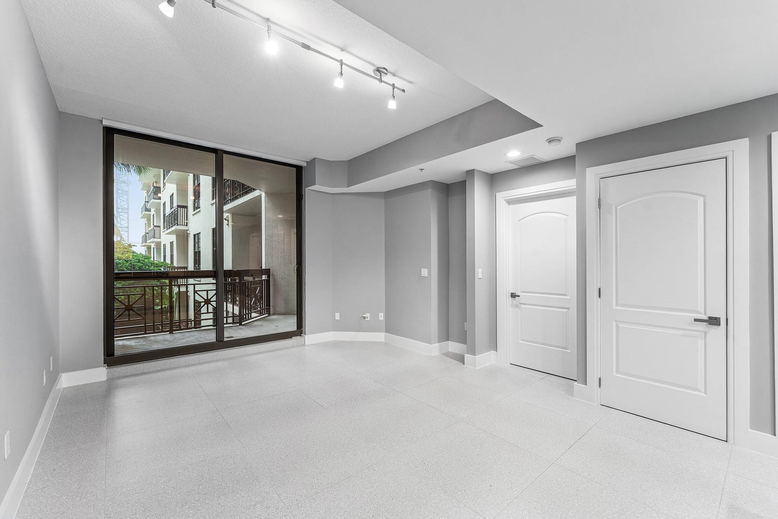 801 S Olive Avenue Unit 820 — photo 9
