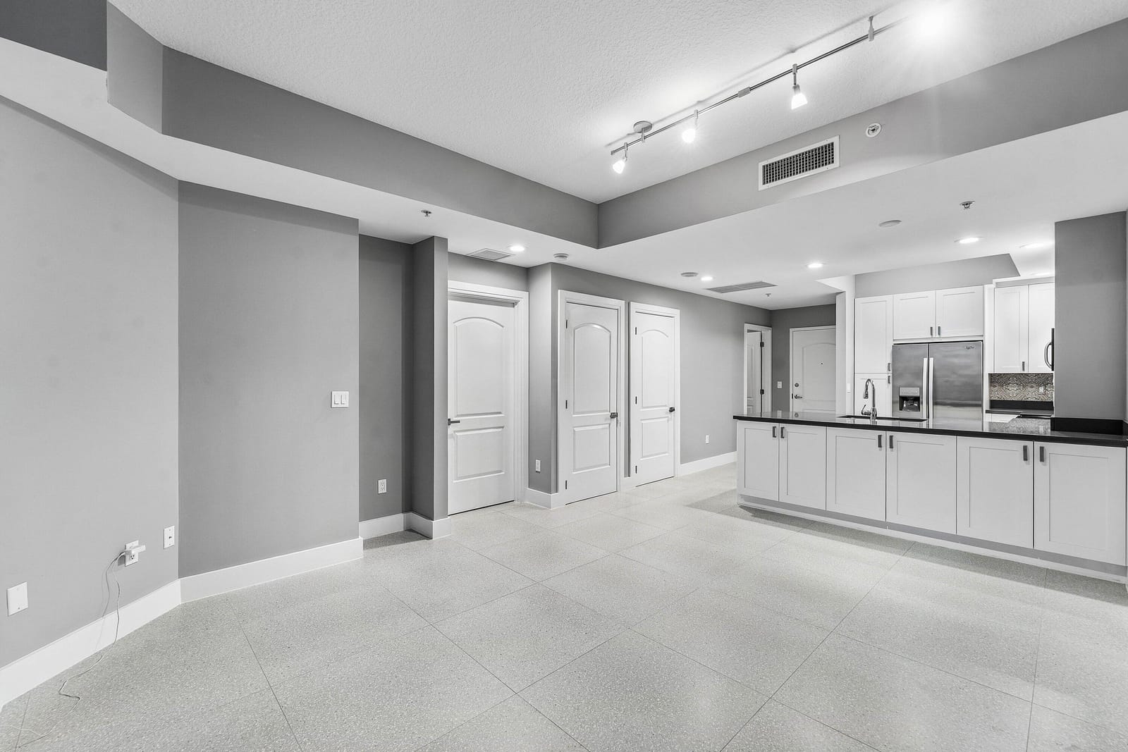 801 S Olive Avenue Unit 820 — photo 10