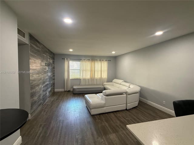 610 SE 2nd Avenue L4, Deerfield Beach, FL 33441