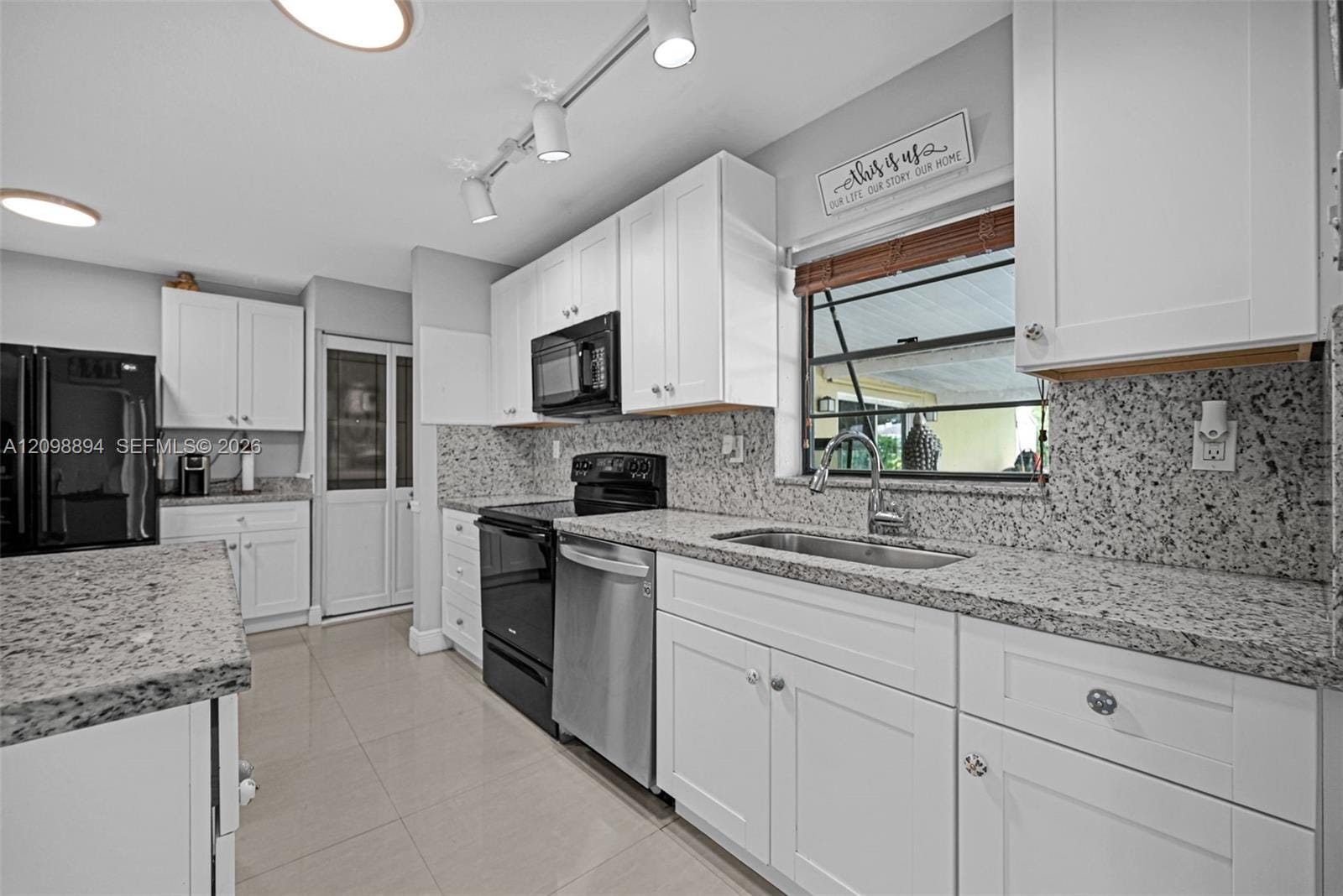 230 N 67th Avenue — photo 11