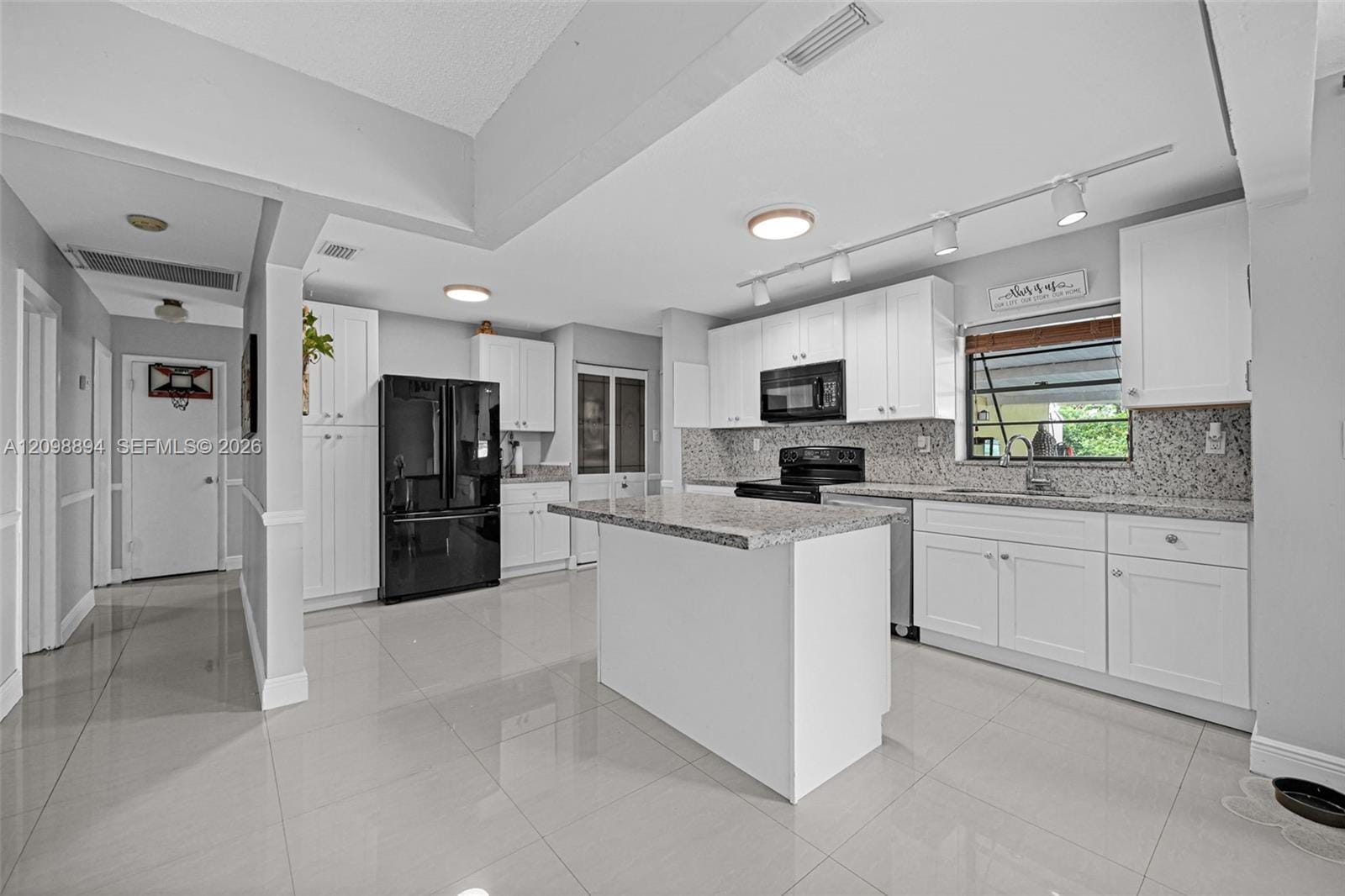 230 N 67th Avenue — photo 12