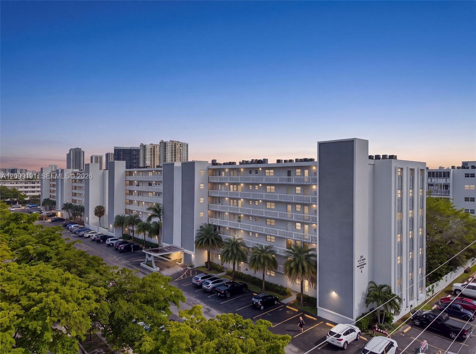 320 NE 12th Avenue 703, Hallandale Beach, FL 33009 photo 2