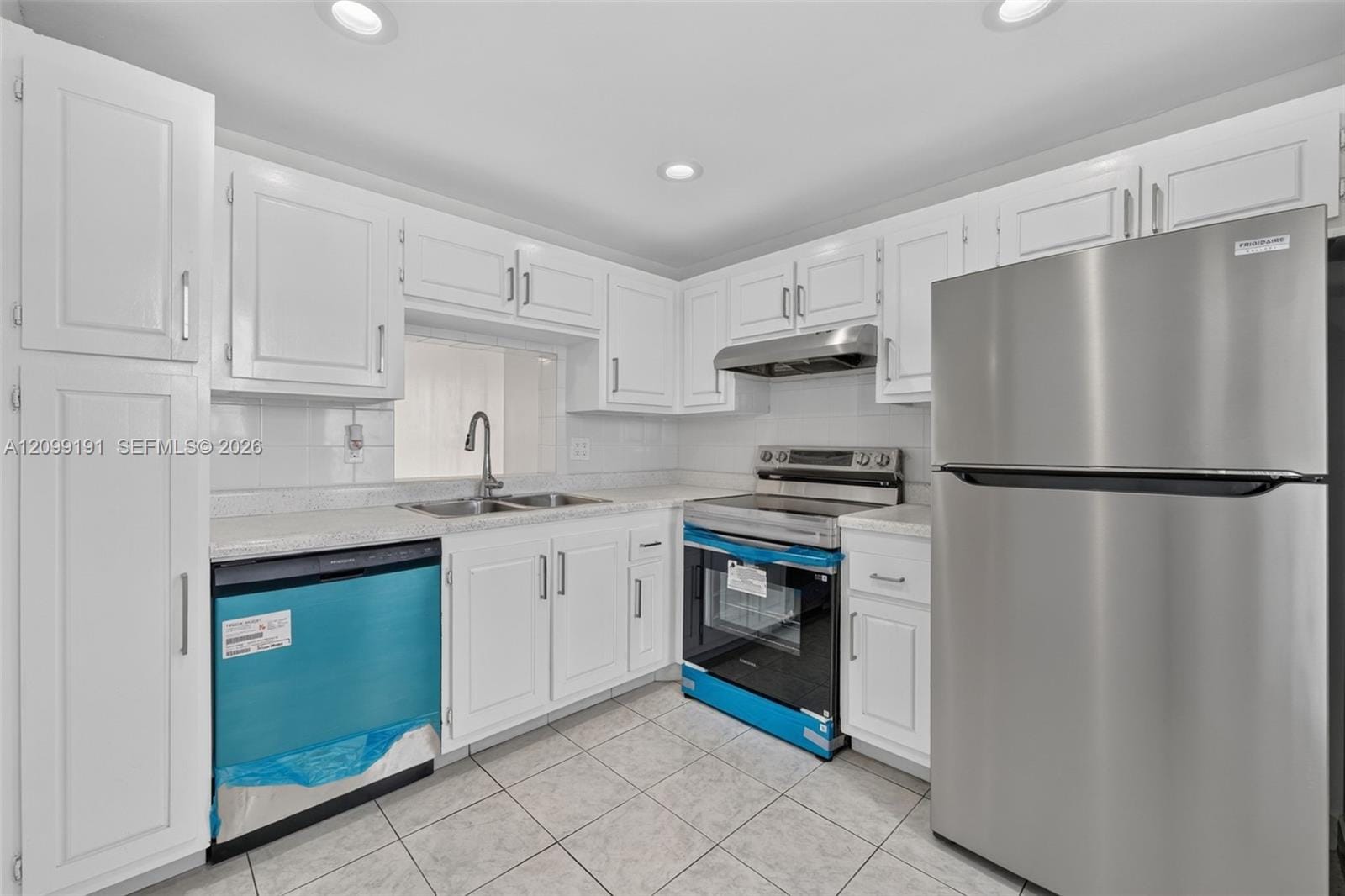 320 NE 12th Avenue 703, Hallandale Beach, FL 33009 photo 11