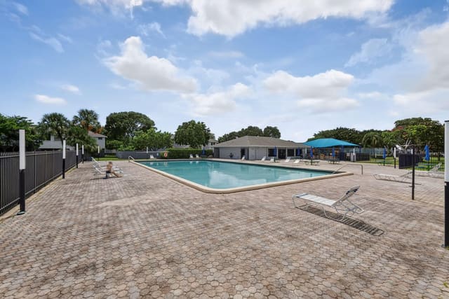 10377 NW 3rd Street, Pembroke Pines, FL 33026