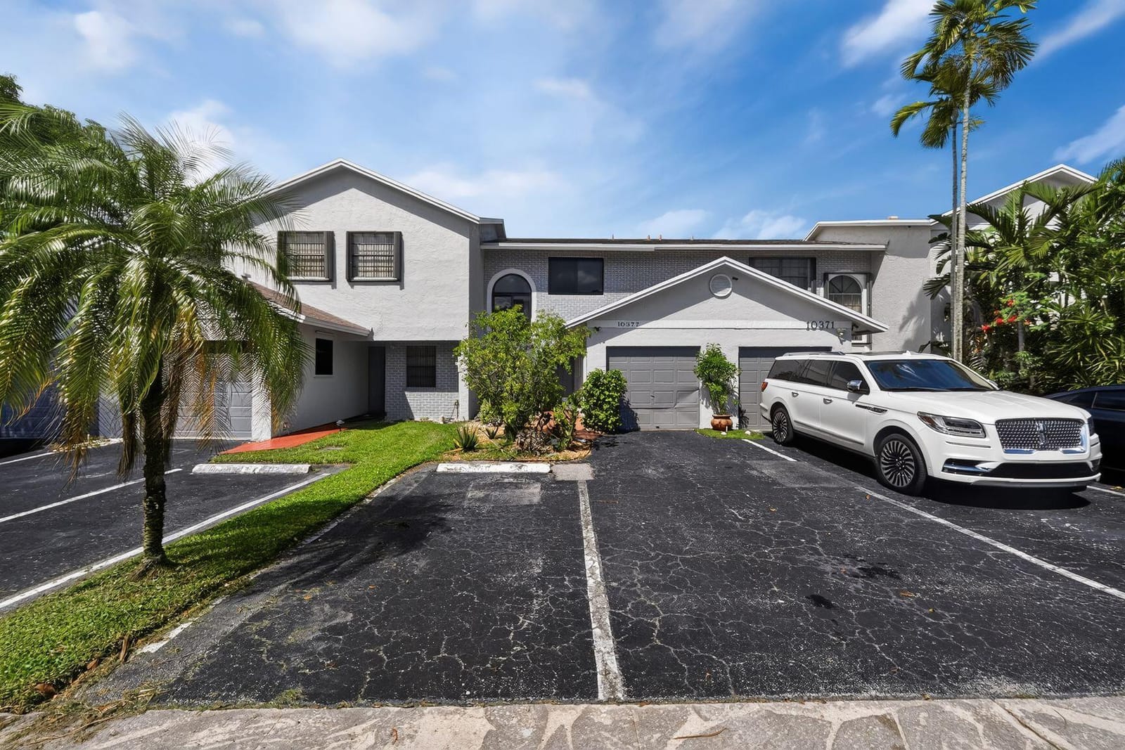 10377 NW 3rd Street, Pembroke Pines, FL 33026 photo 2