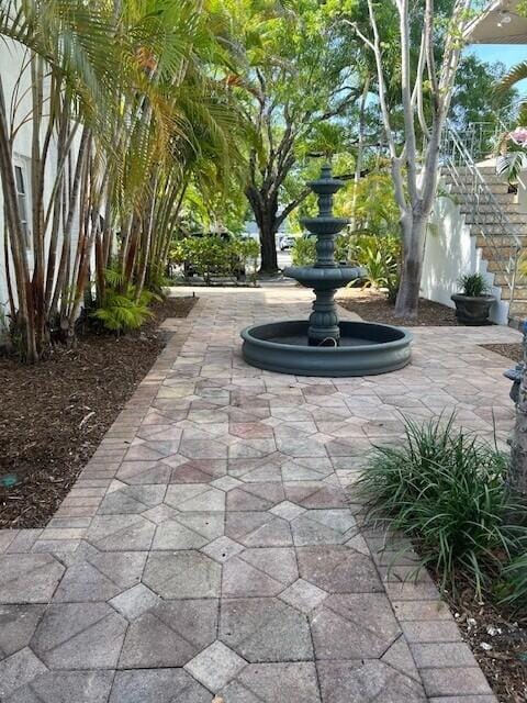 608 SE 6th Street 27, Fort Lauderdale, FL 33301 photo 2