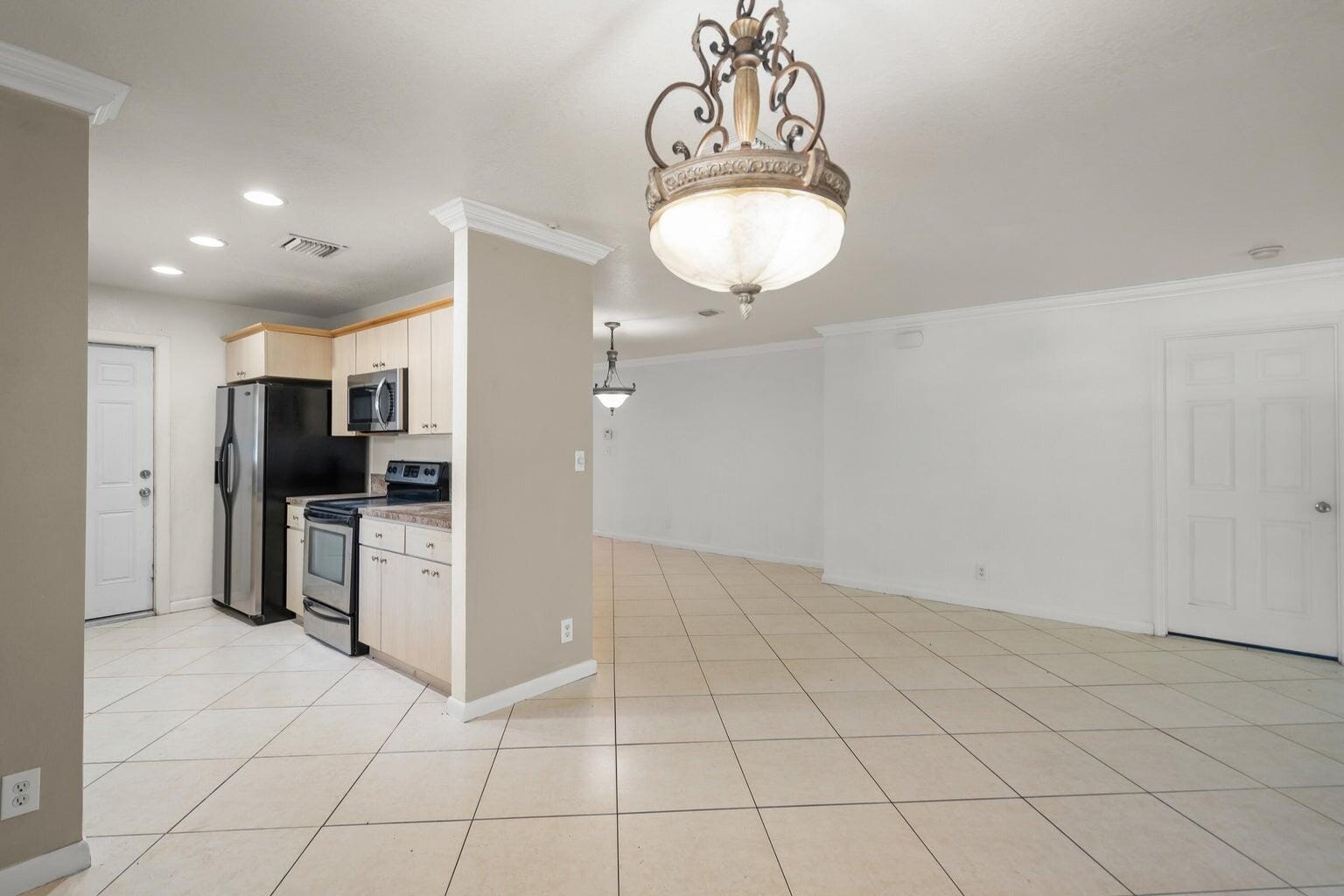 2241 NW 3RD Street, Pompano Beach, FL 33069 photo 5