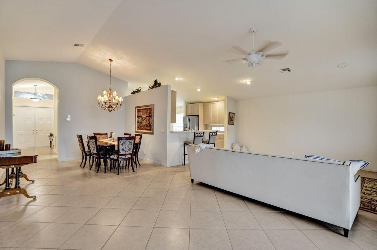 5303 Wycombe Avenue — photo 12