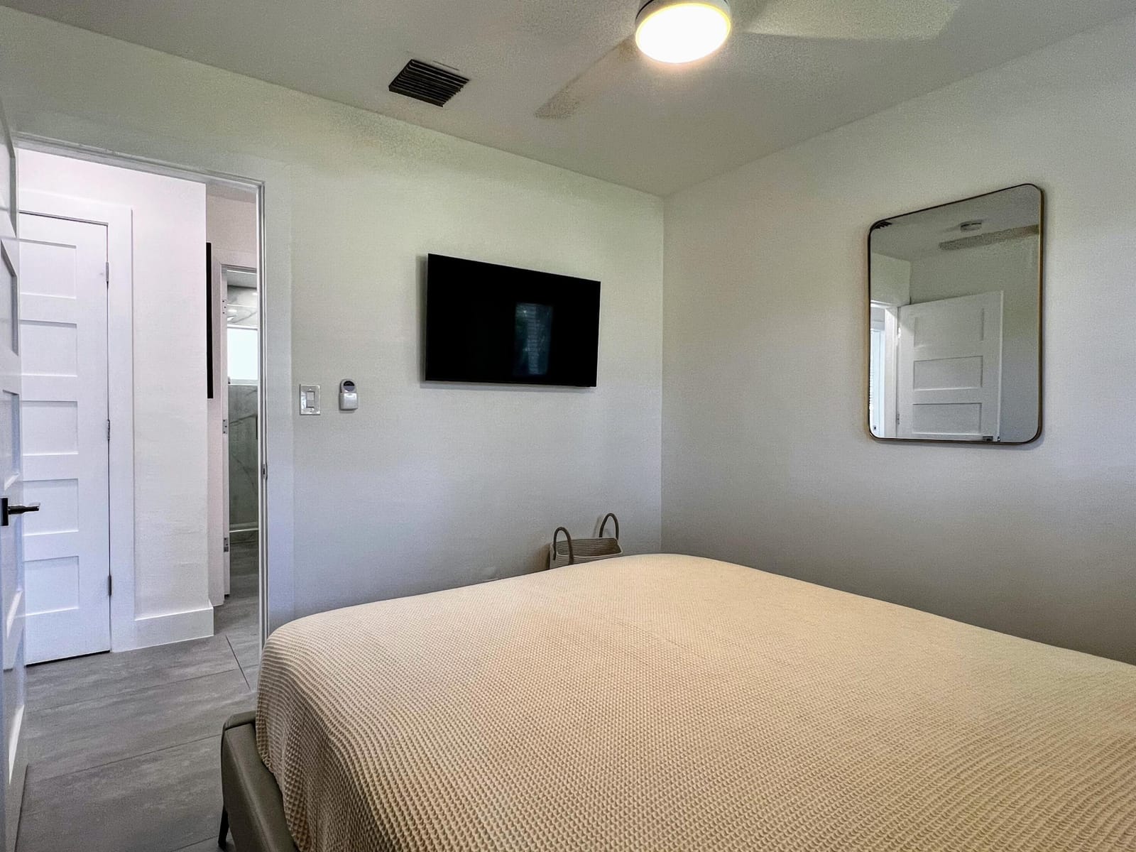317 NW 26TH Court, Wilton Manors, FL 33311 photo 21