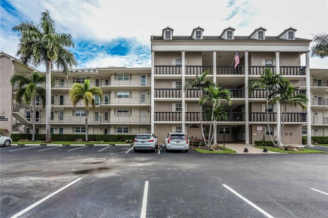 440 Paradise Isle Boulevard 107, Hallandale Beach, FL 33009