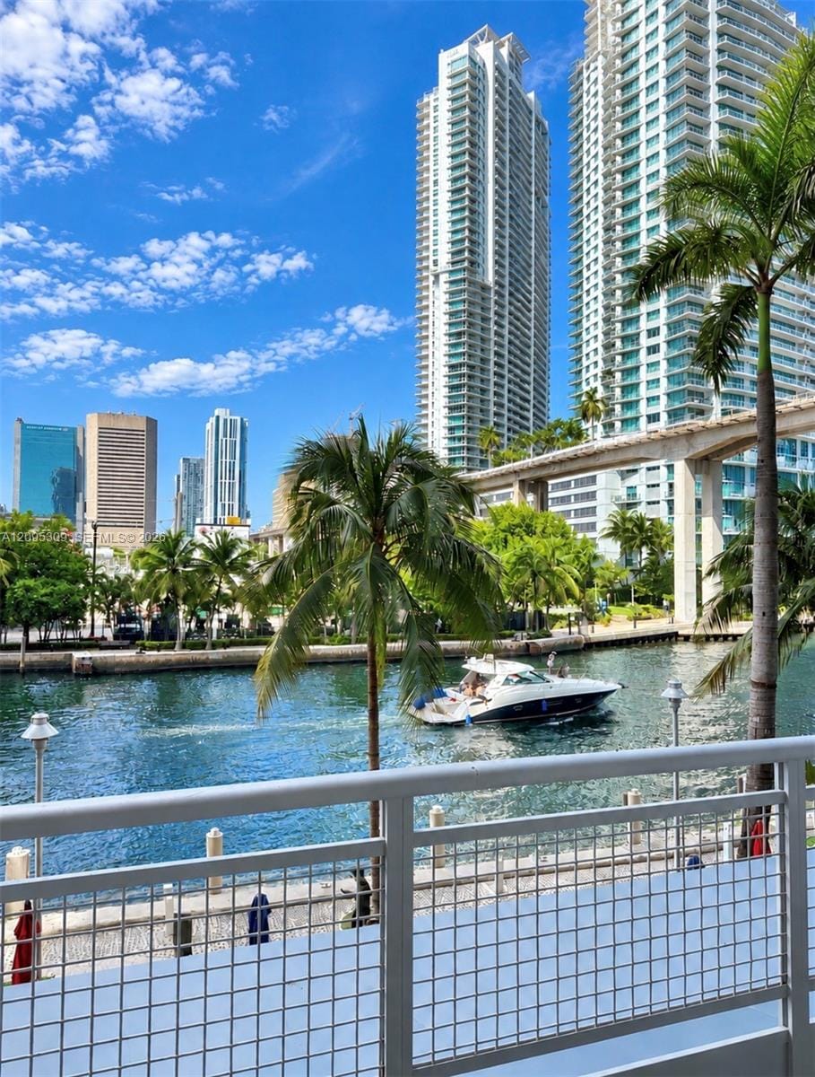 690 SW 1st Court 305, Miami, FL 33130 photo 2