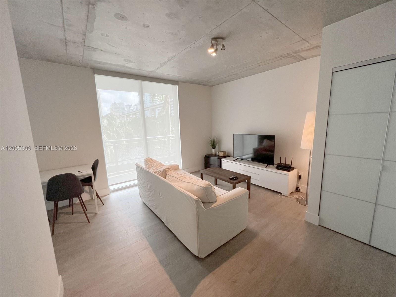 690 SW 1st Court 305, Miami, FL 33130 photo 3