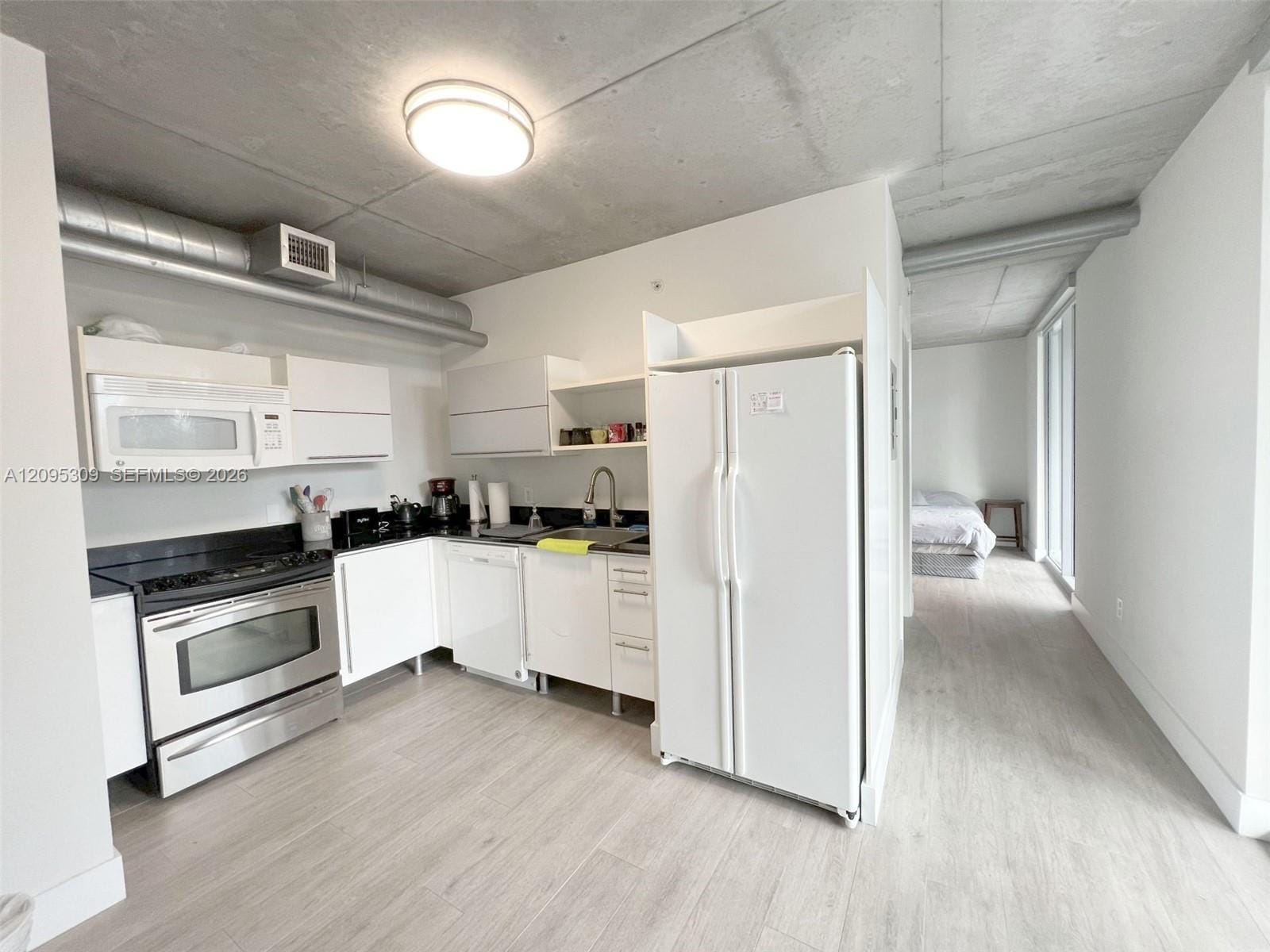 690 SW 1st Court 305, Miami, FL 33130 photo 8
