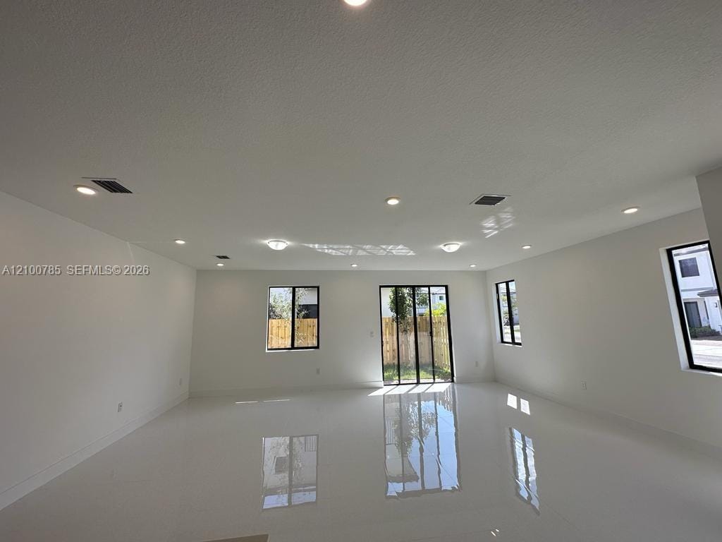 13661 SW 157th Place — photo 4