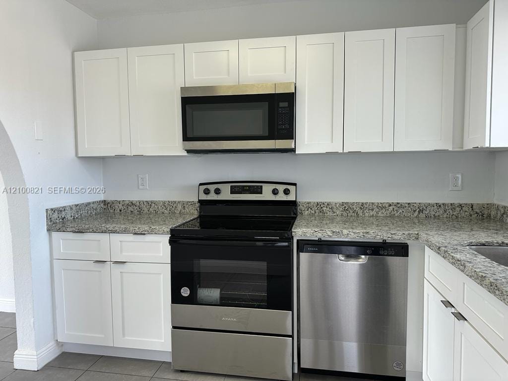 980 NE 170th Street 212, North Miami Beach, FL 33162 photo 2