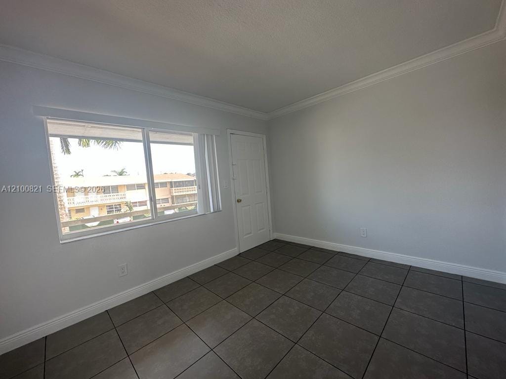 980 NE 170th Street 212, North Miami Beach, FL 33162 photo 12