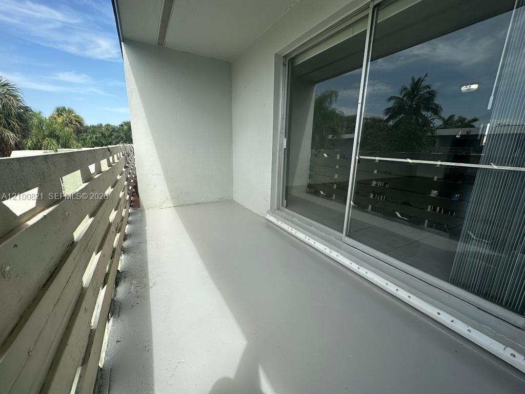 980 NE 170th Street 212, North Miami Beach, FL 33162 photo 17