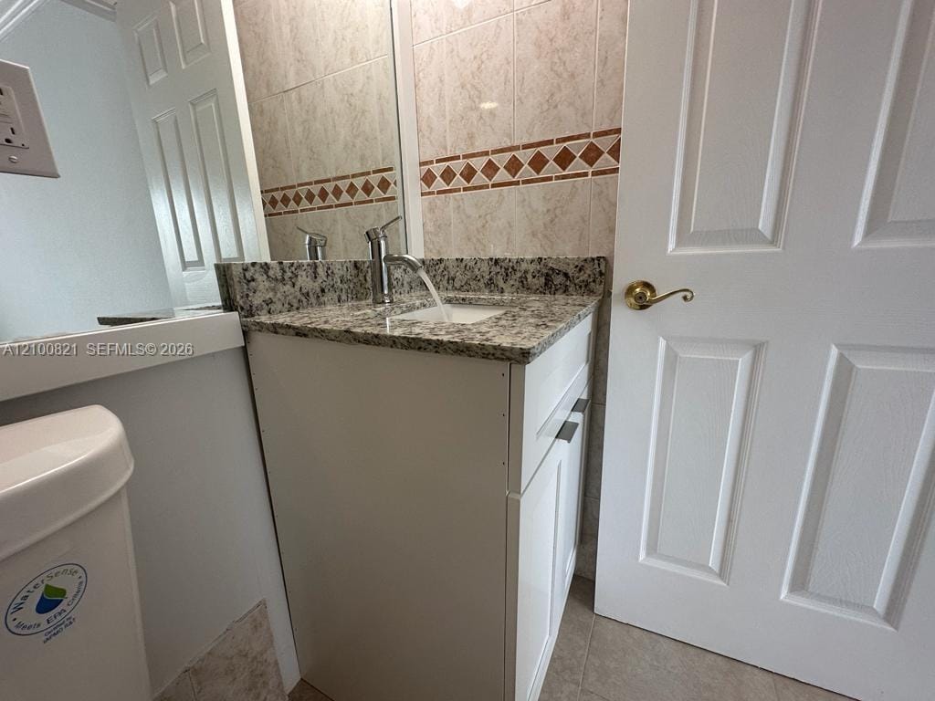 980 NE 170th Street 212, North Miami Beach, FL 33162 photo 3
