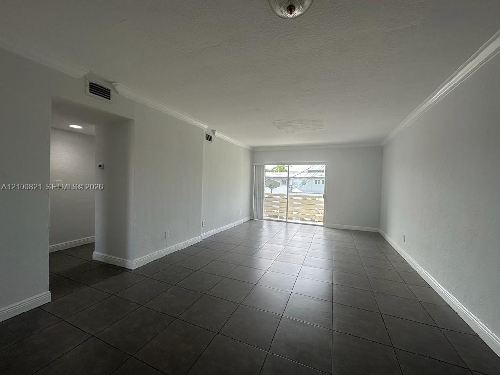 980 NE 170th Street 212, North Miami Beach, FL 33162 photo 23