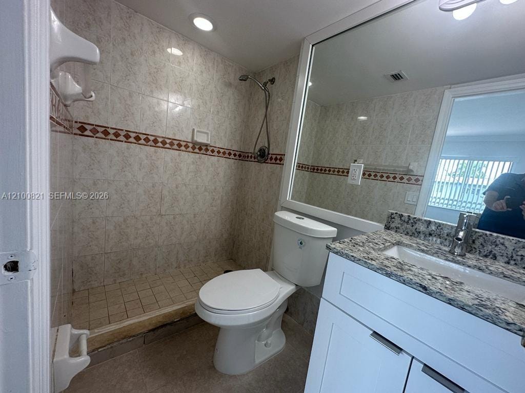 980 NE 170th Street 212, North Miami Beach, FL 33162 photo 25