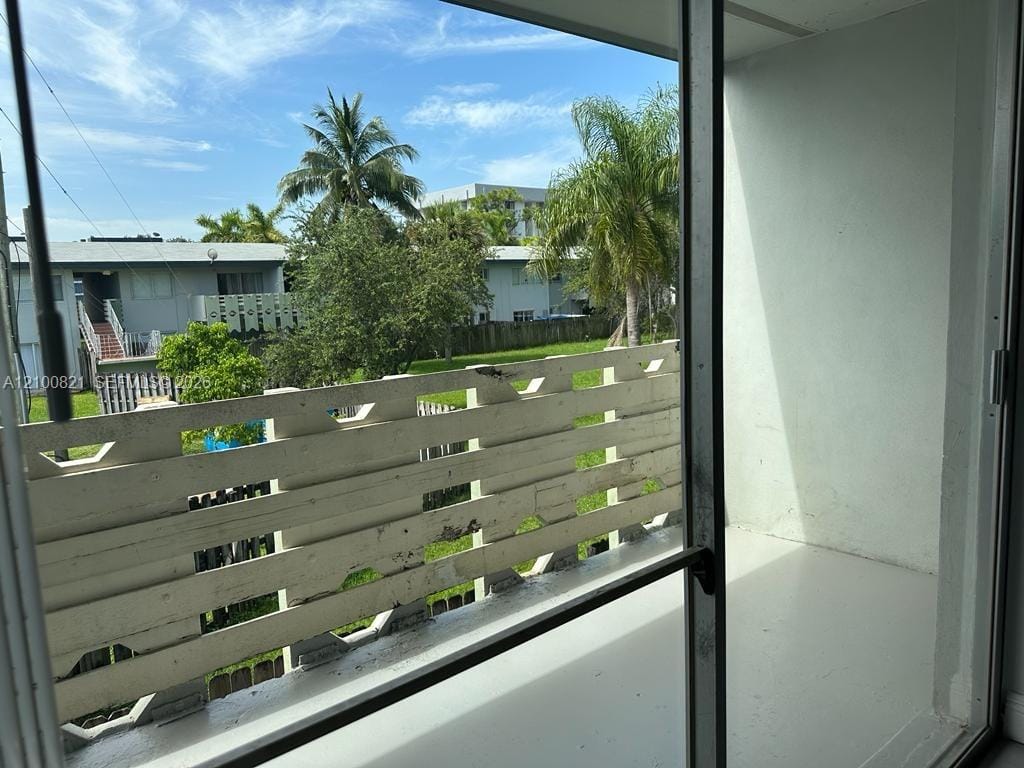 980 NE 170th Street 212, North Miami Beach, FL 33162 photo 4