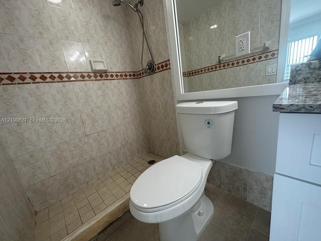 980 NE 170th Street 212, North Miami Beach, FL 33162 photo 8