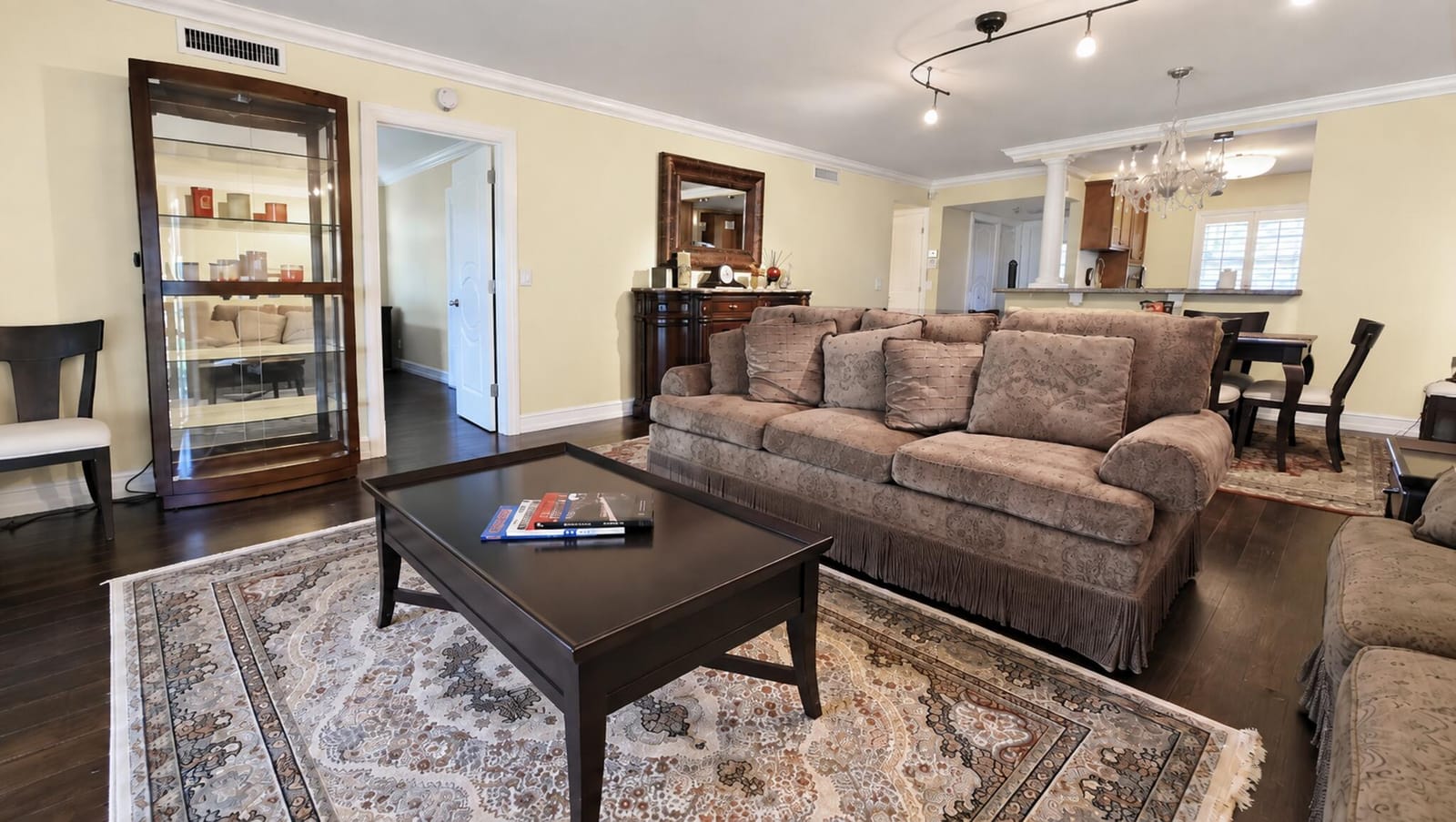 211 S Hollybrook Drive 101, Pembroke Pines, FL 33025 photo 6