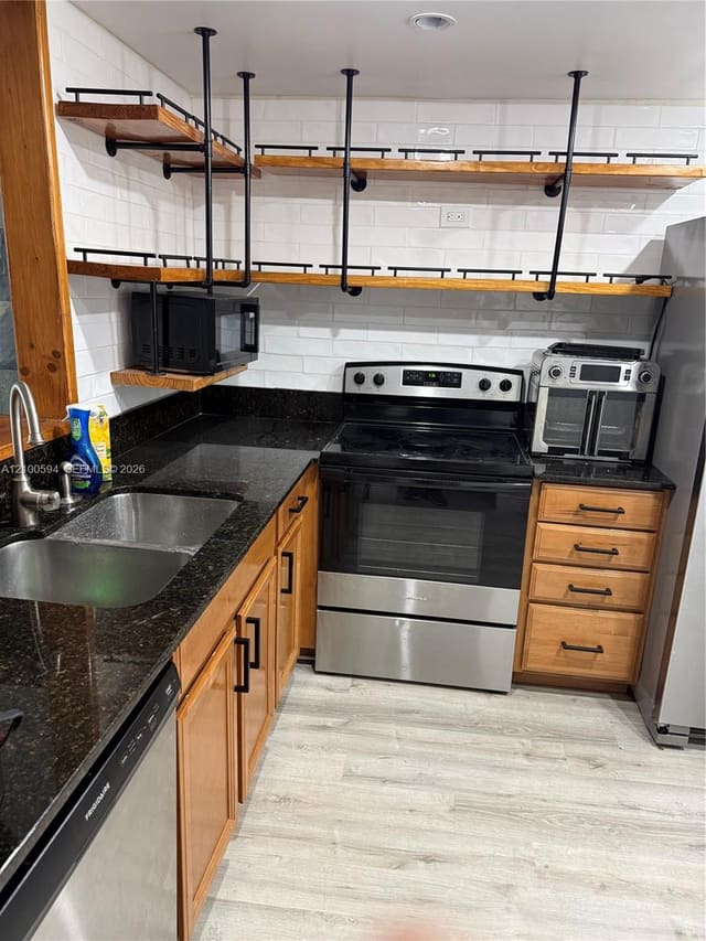 410 NW 68th Avenue 517, Plantation, FL 33317