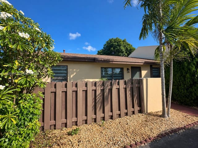 11101 SW 122nd Court, Miami, FL 33186