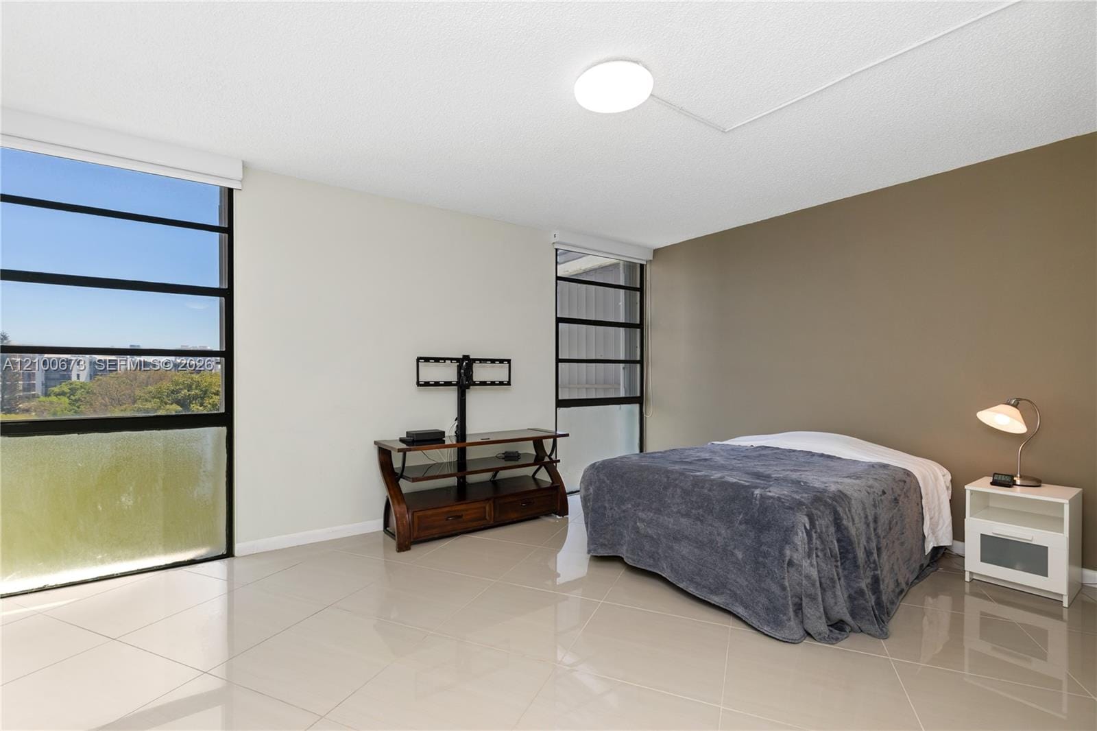 20400 W Country Club Drive 605 — photo 9