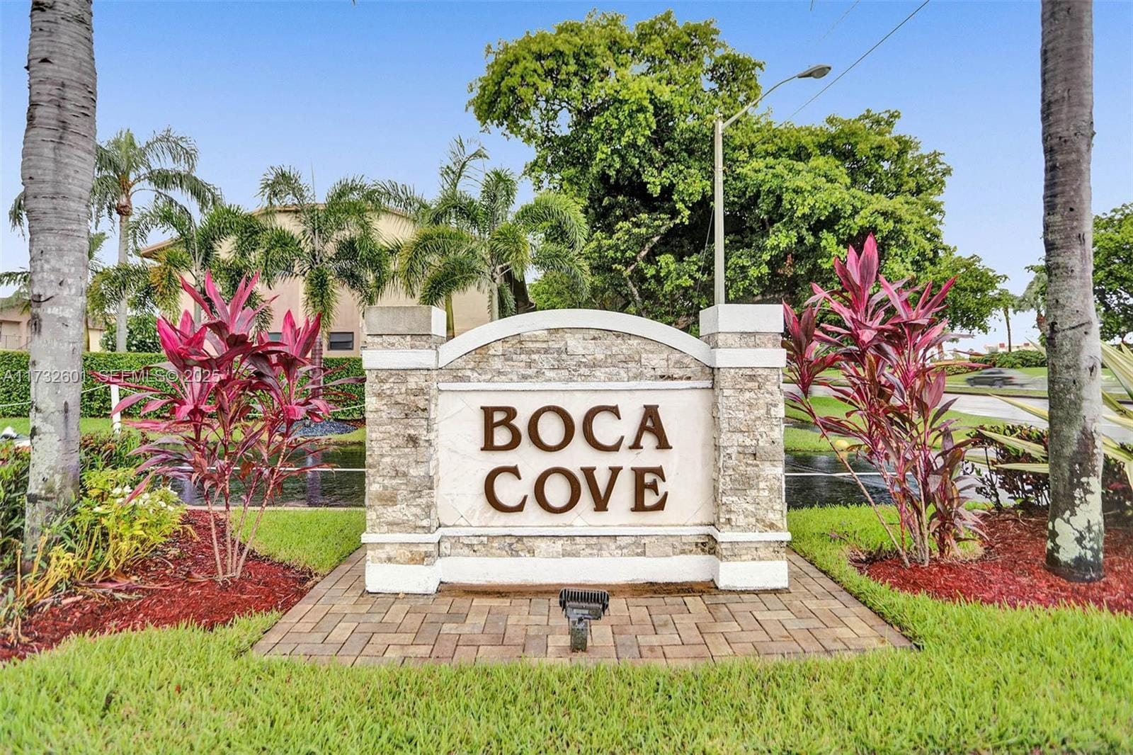 9395 BOCA COVE Circle 1208 — photo 2
