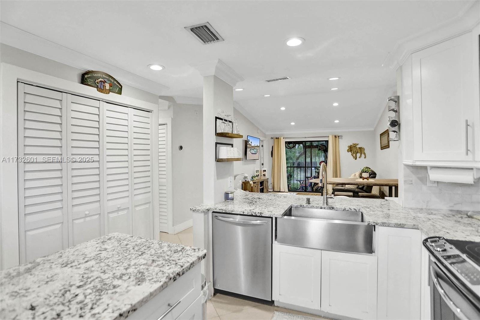 9395 BOCA COVE Circle 1208 — photo 4