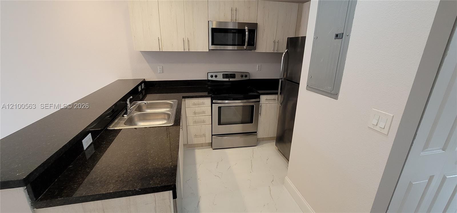 850 SW 14th Avenue 2, Miami, FL 33135 photo 5