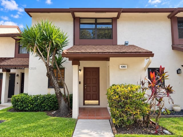 4360 N Carambola Circle N 4360, Coconut Creek, FL 33066