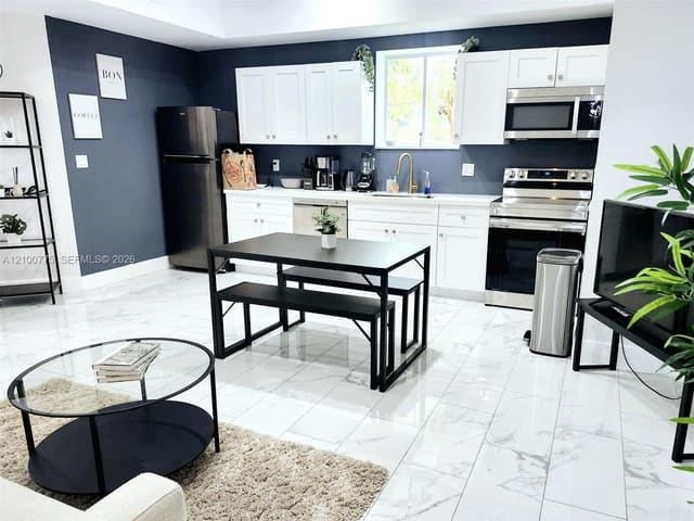 1860 NW 24th Avenue 301, Miami, FL 33125