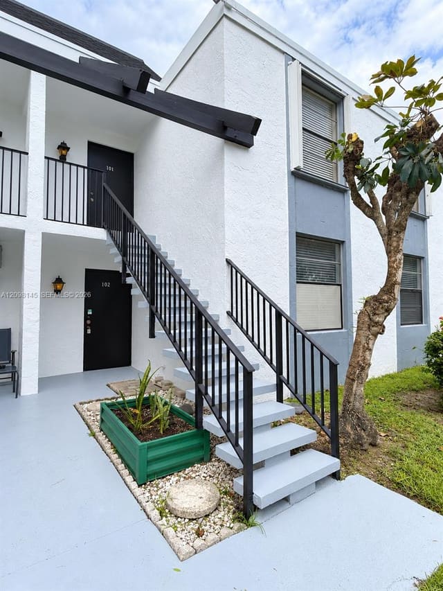 7341 NW 18th Street 102, Margate, FL 33063