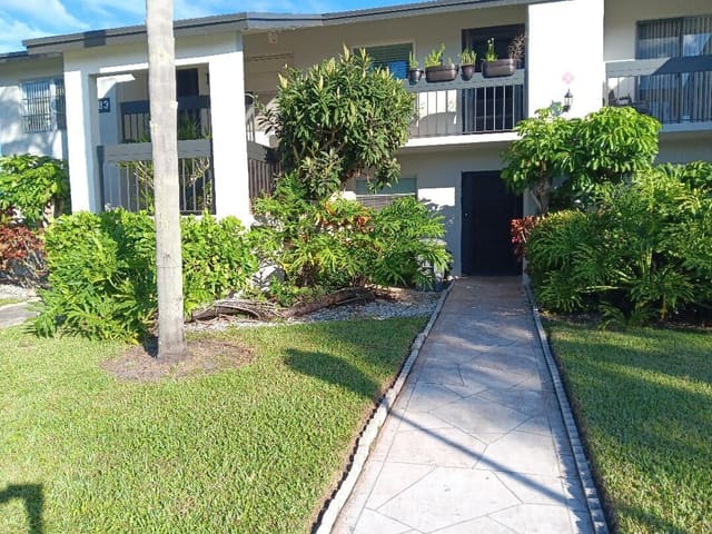 13283 PINEAPPLE PALM Court B, Delray Beach, FL 33484